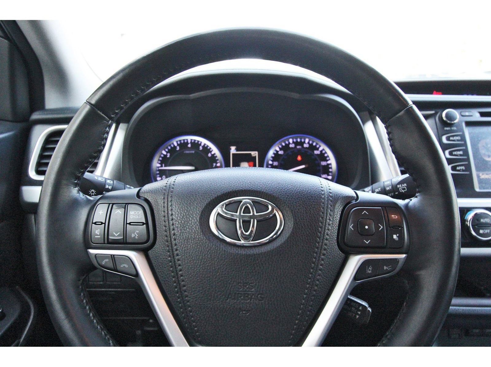 Used 2018 Toyota Highlander XLE AWD/4WD image 15