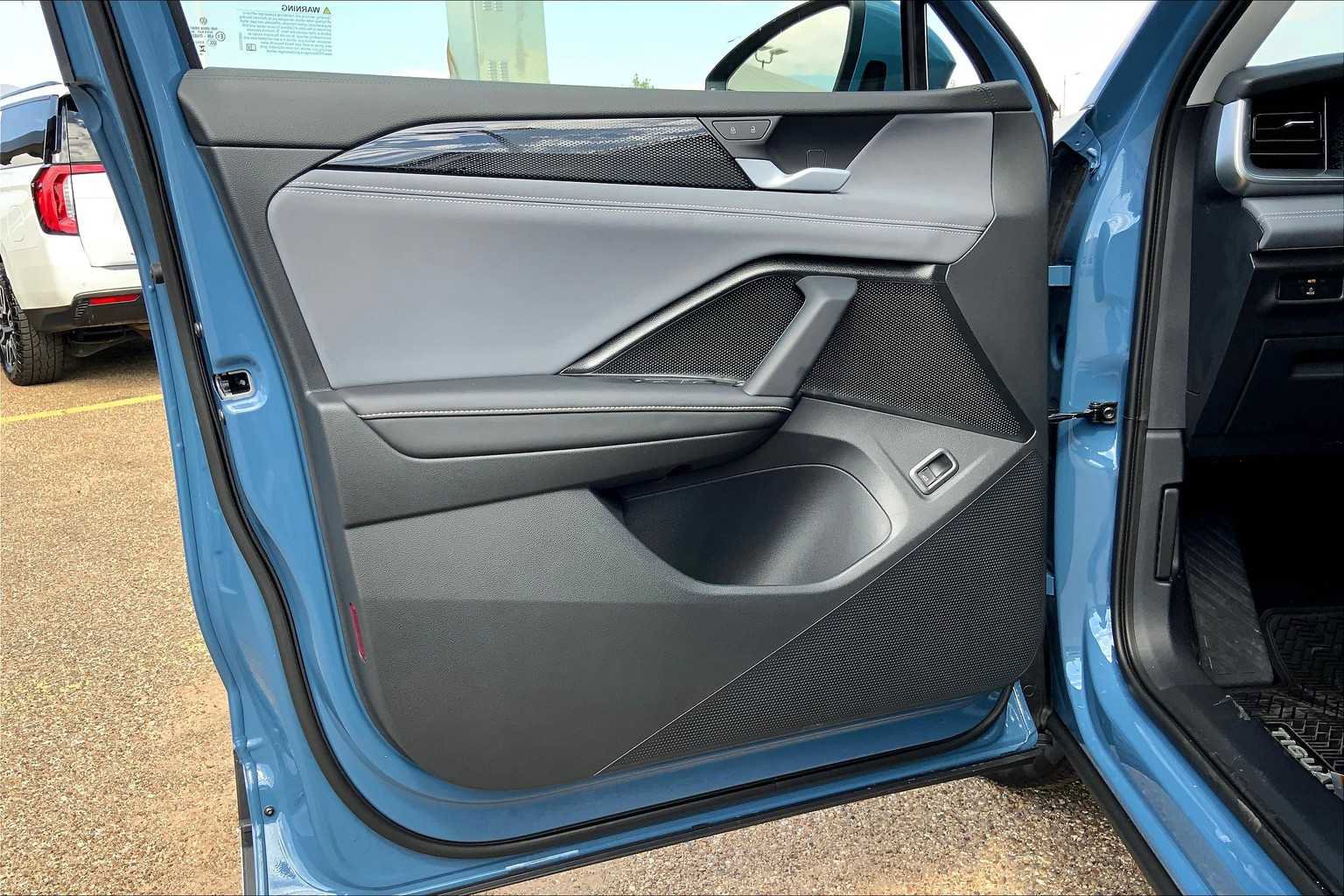New 2025 Volkswagen Tiguan SE AWD/4WD image 10