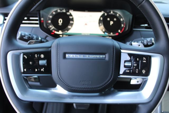 Used 2025 Land Rover Range Rover SV image 18