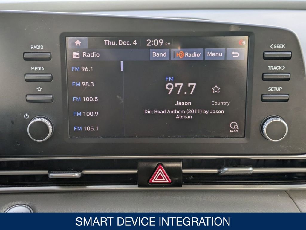 Used 2022 Hyundai Elantra SEL image 21