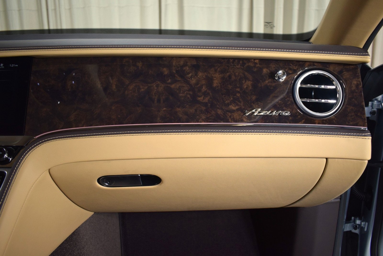 New 2026 Bentley Flying Spur Azure image 24