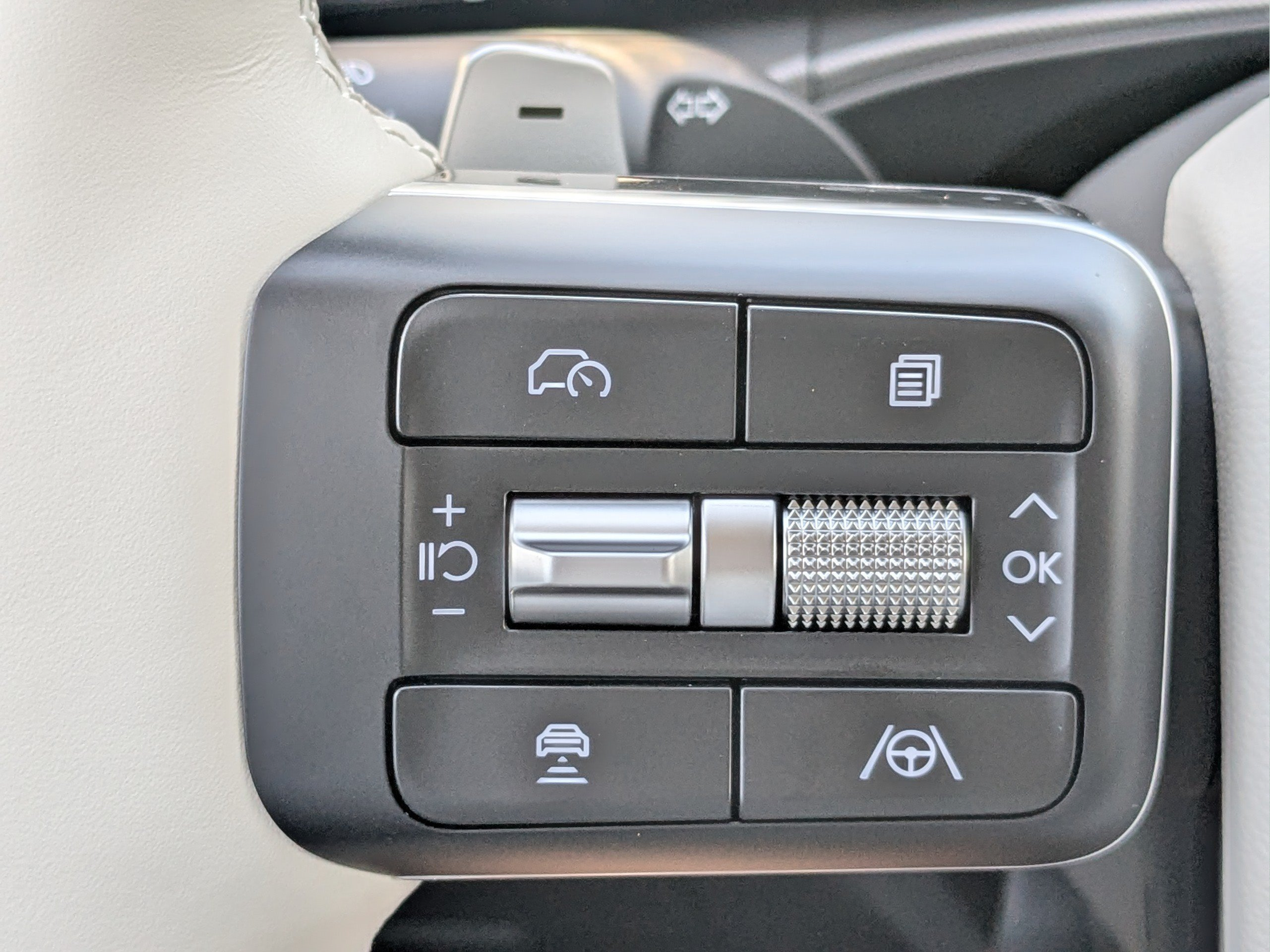 New 2027 Hyundai Santa Fe SEL FWD image 32