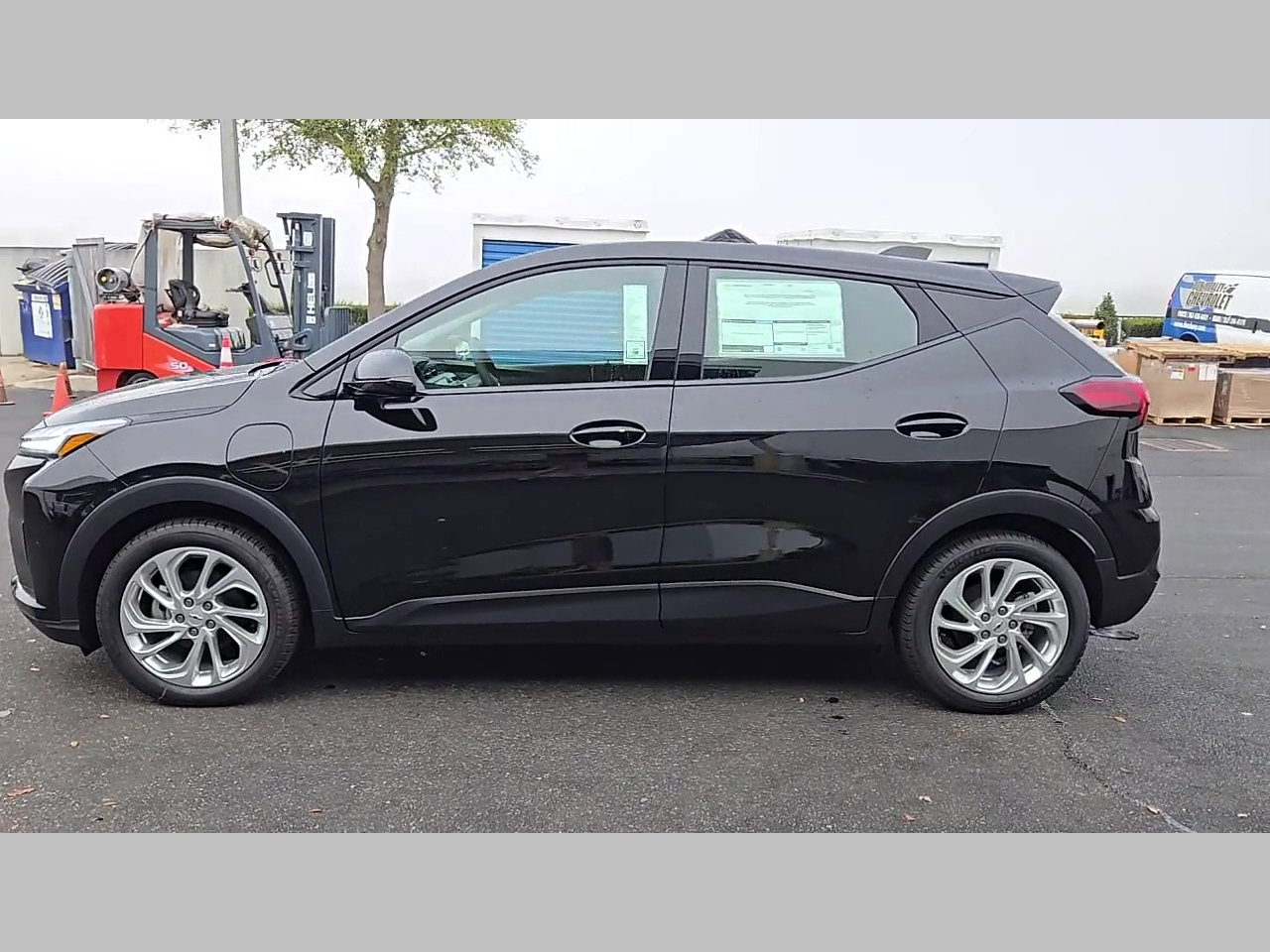 New 2027 Chevrolet Bolt LT w/ Comfort Package image 15