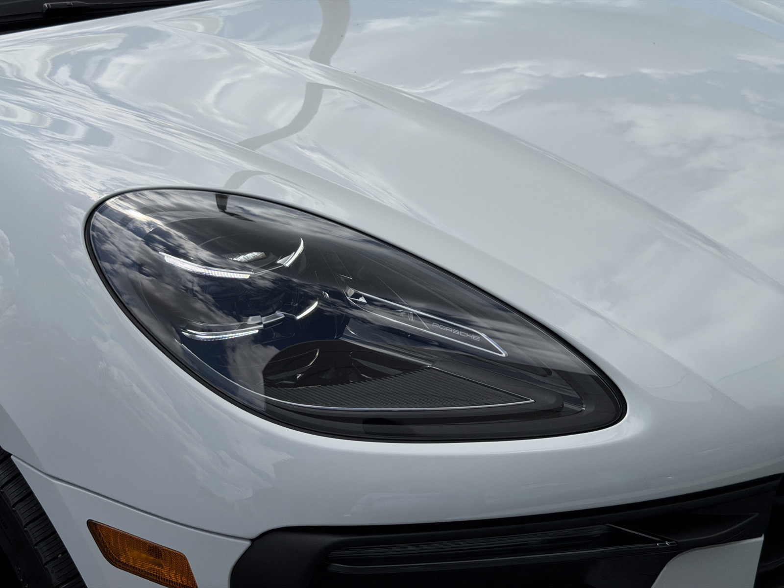 New 2026 Porsche Macan AWD/4WD image 11