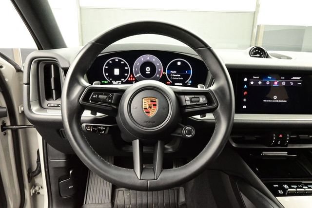 Certified 2025 Porsche Cayenne S AWD/4WD image 8