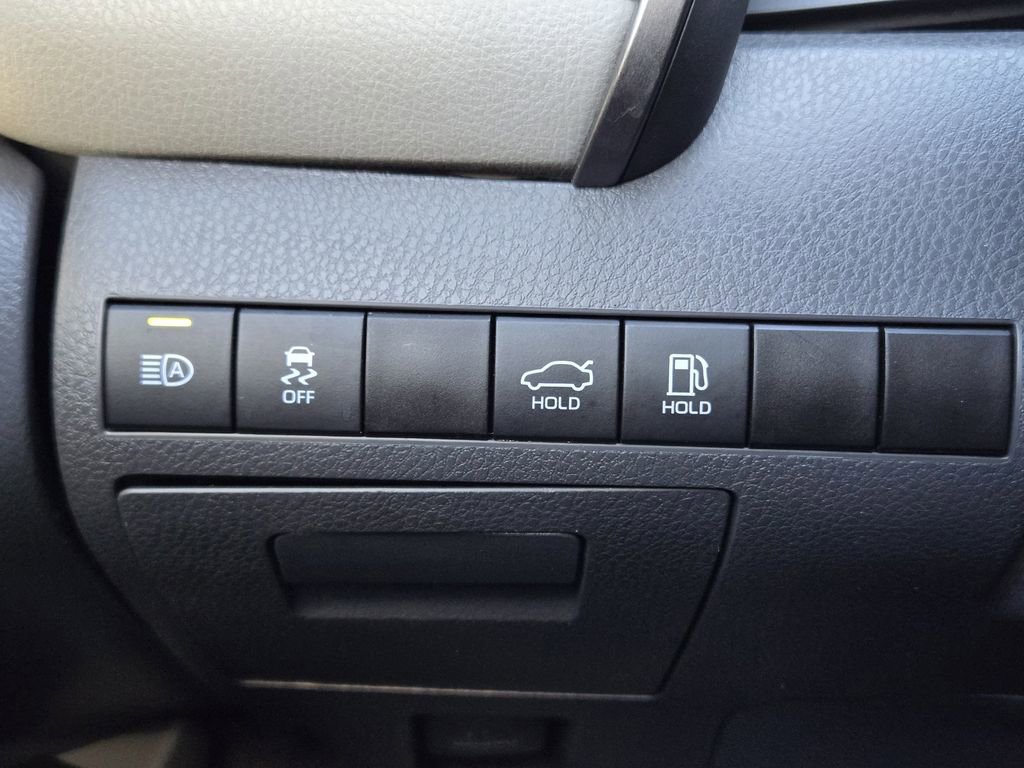 Used 2021 Toyota Camry SE image 25