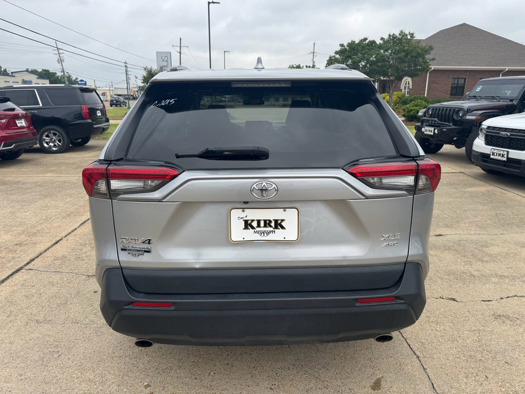 Used 2023 Toyota RAV4 XLE AWD/4WD image 4