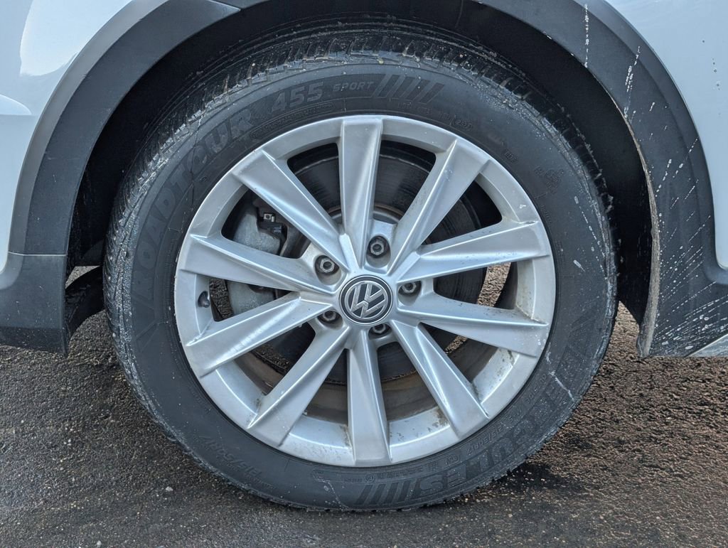Used 2017 Volkswagen Golf Alltrack SE image 10