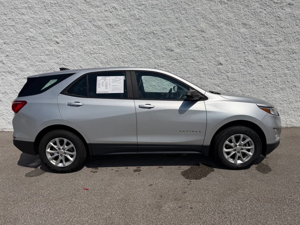 Used 2020 Chevrolet Equinox LS AWD/4WD image 2