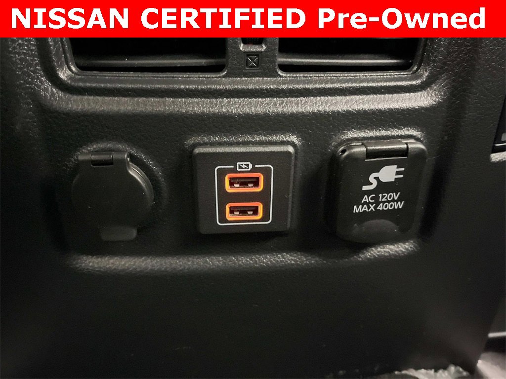 Used 2023 Nissan Titan PRO-4X w/ Pro-4x Convenience Package image 18