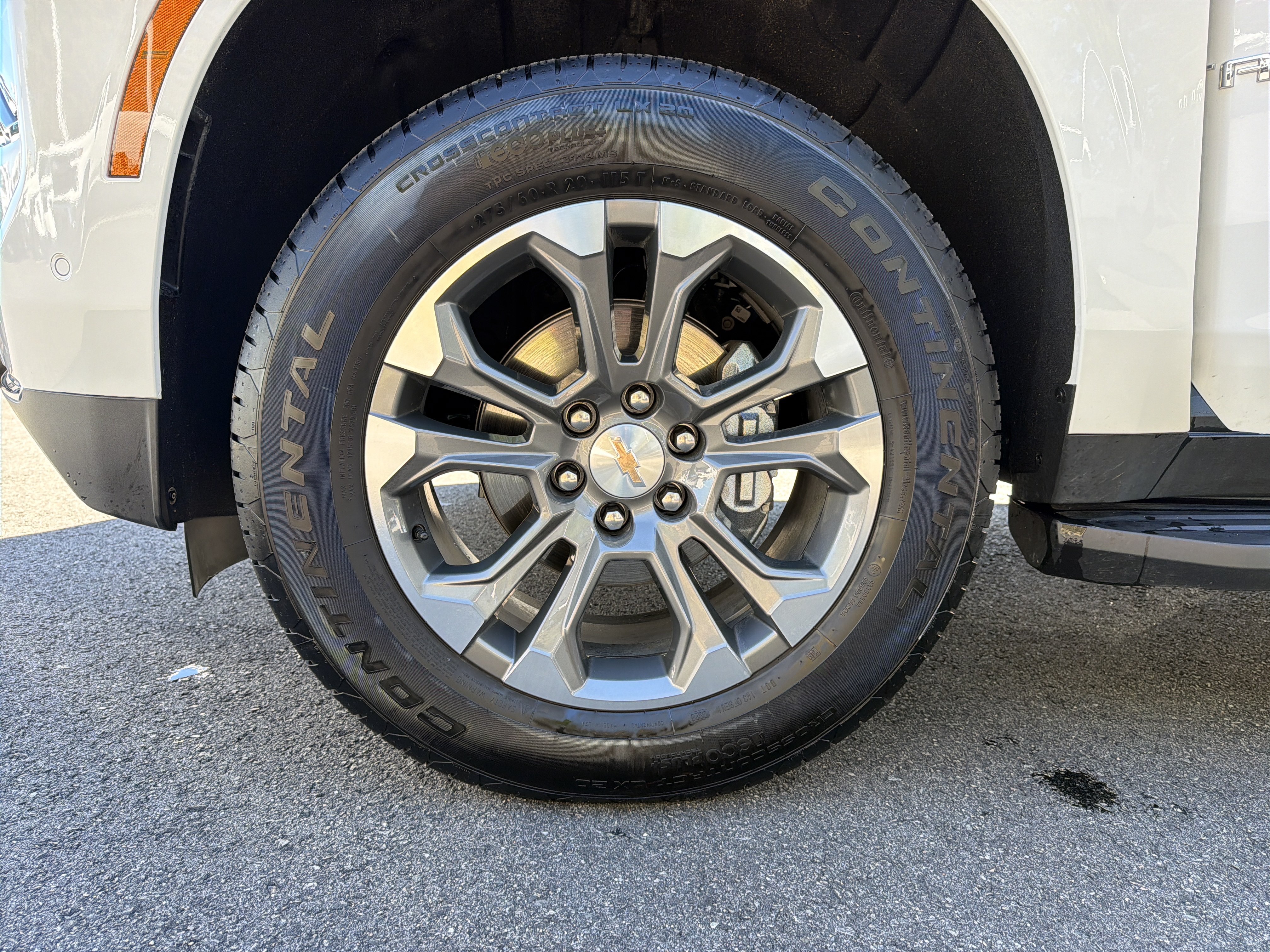 Used 2026 Chevrolet Tahoe LT w/ Comfort Package AWD/4WD image 13