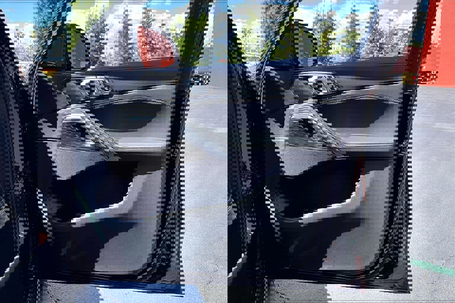 Used 2024 BMW X6 xDrive40i w/ Executive Package image 20