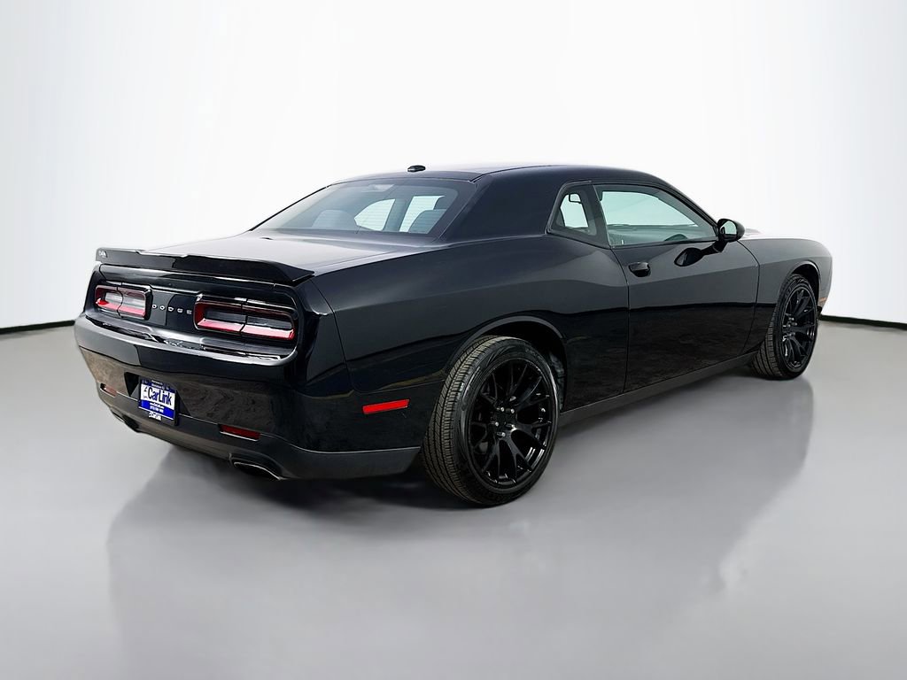 Used 2017 Dodge Challenger SXT RWD image 8