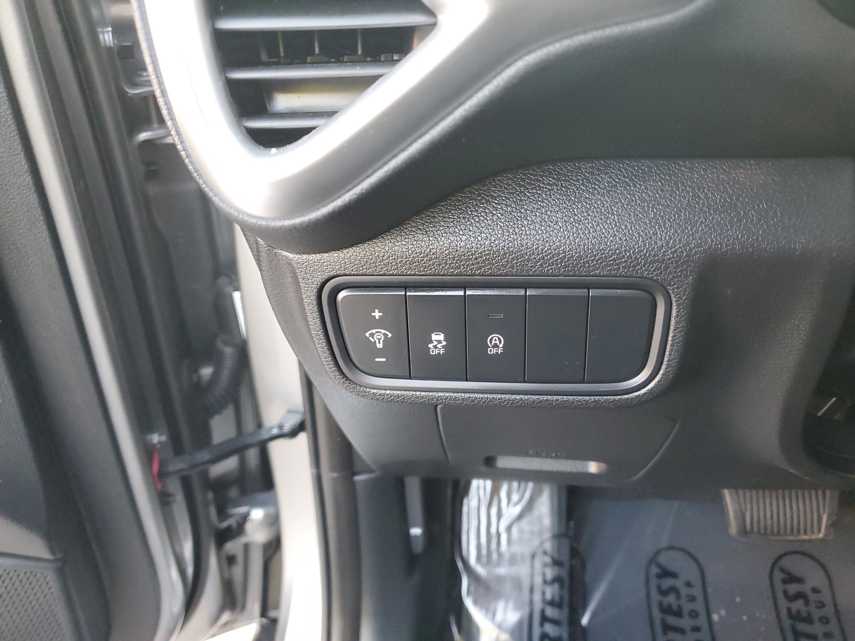 Certified 2025 Kia Soul LX w/ LX Technology Package FWD image 26