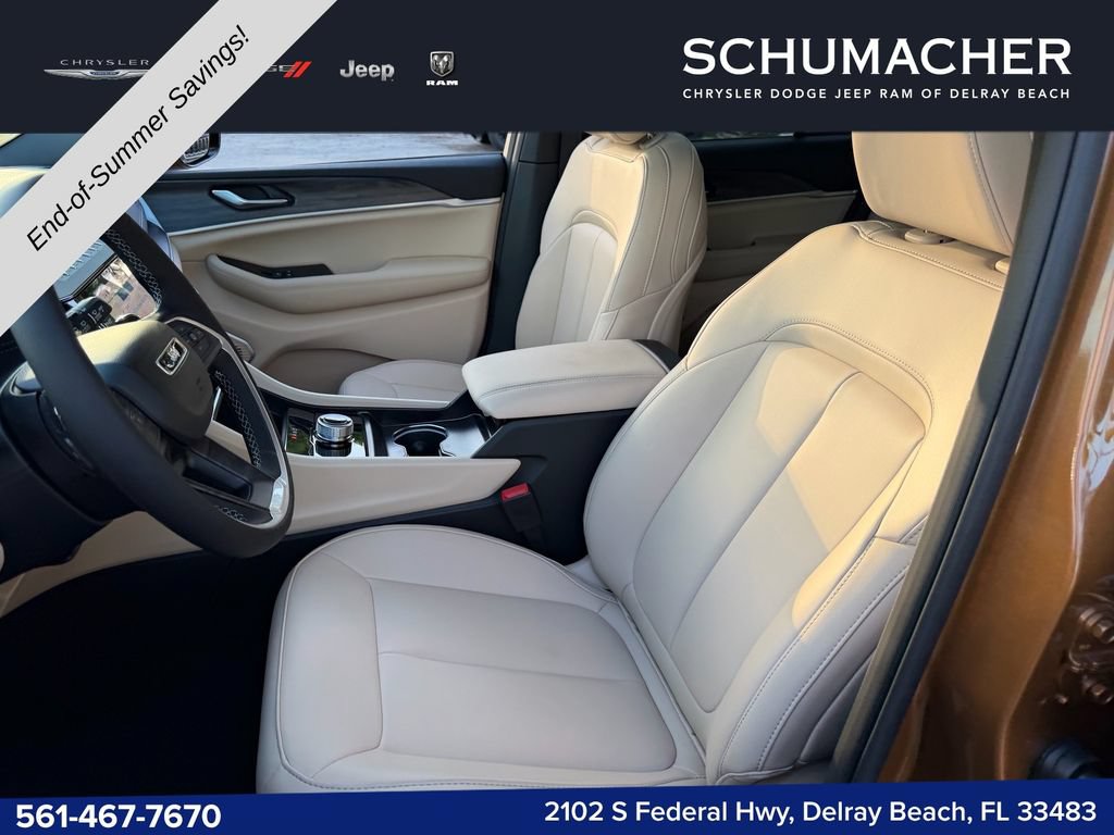 New 2026 Jeep Grand Cherokee Limited RWD image 12