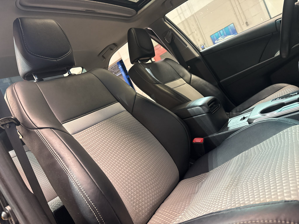 Used 2014 Toyota Camry SE FWD image 24