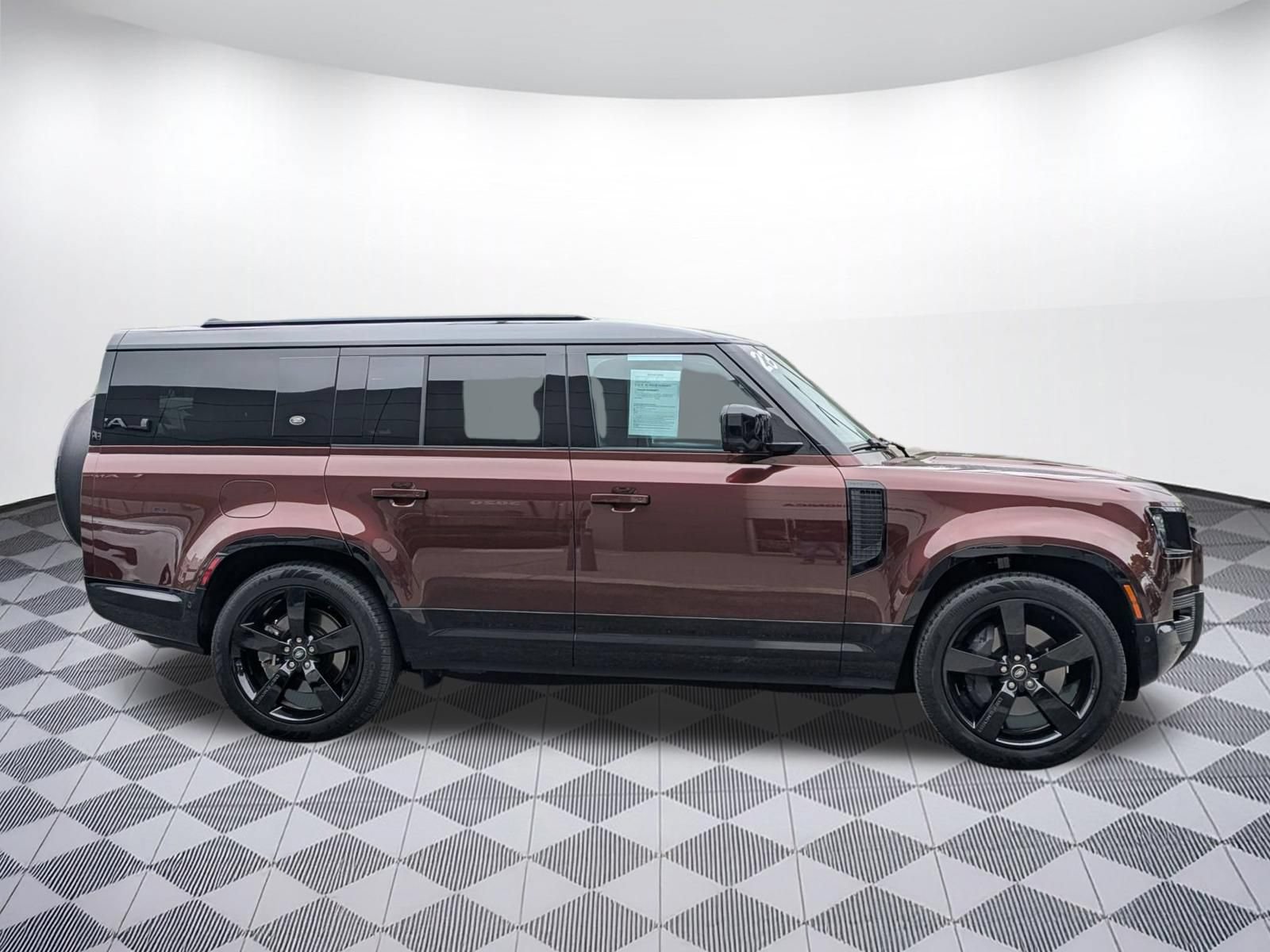Used 2023 Land Rover Defender 130 X-Dynamic SE AWD/4WD image 6