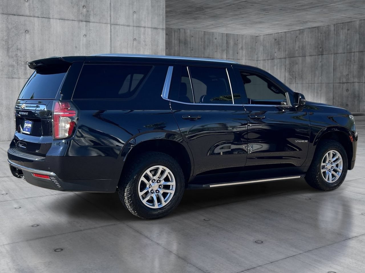 Used 2022 Chevrolet Tahoe LT w/ Luxury Package AWD/4WD image 5