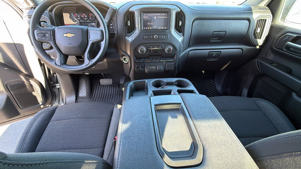 Used 2025 Chevrolet Silverado 1500 Custom image 26