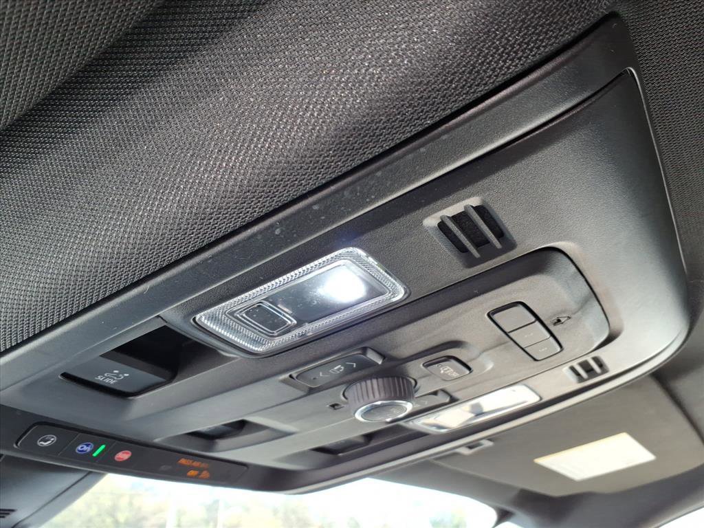 Used 2022 GMC Yukon SLT w/ SLT Premium Package image 29