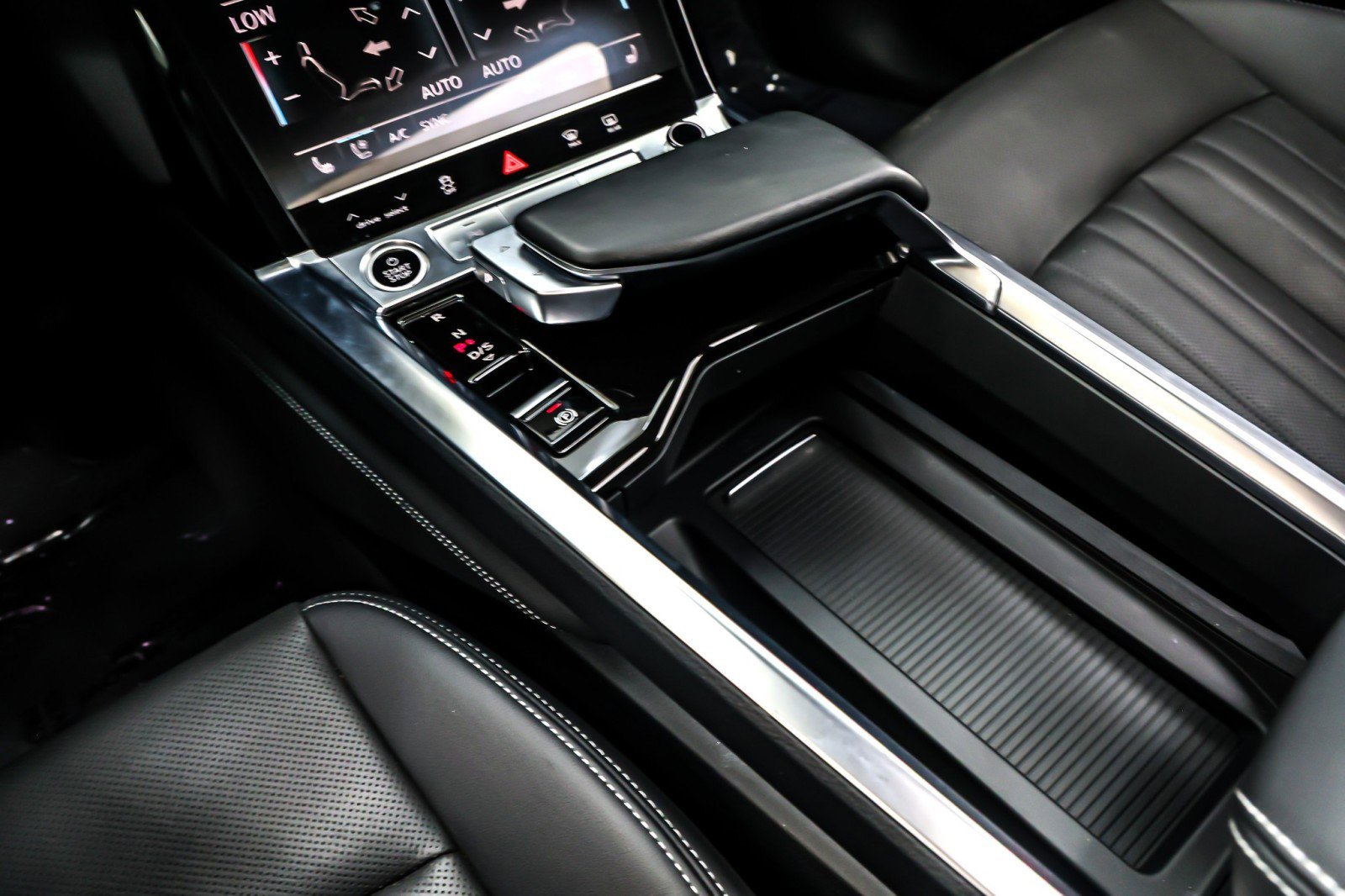 Used 2024 Audi Q8 e-tron Premium Plus image 7