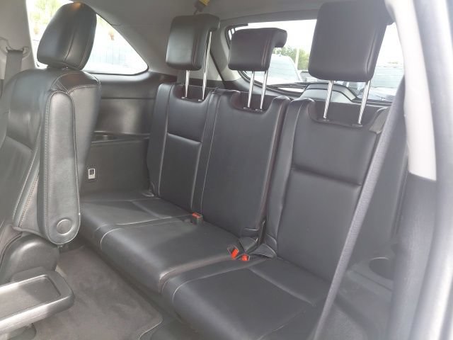 Used 2019 Toyota Highlander XLE FWD image 16