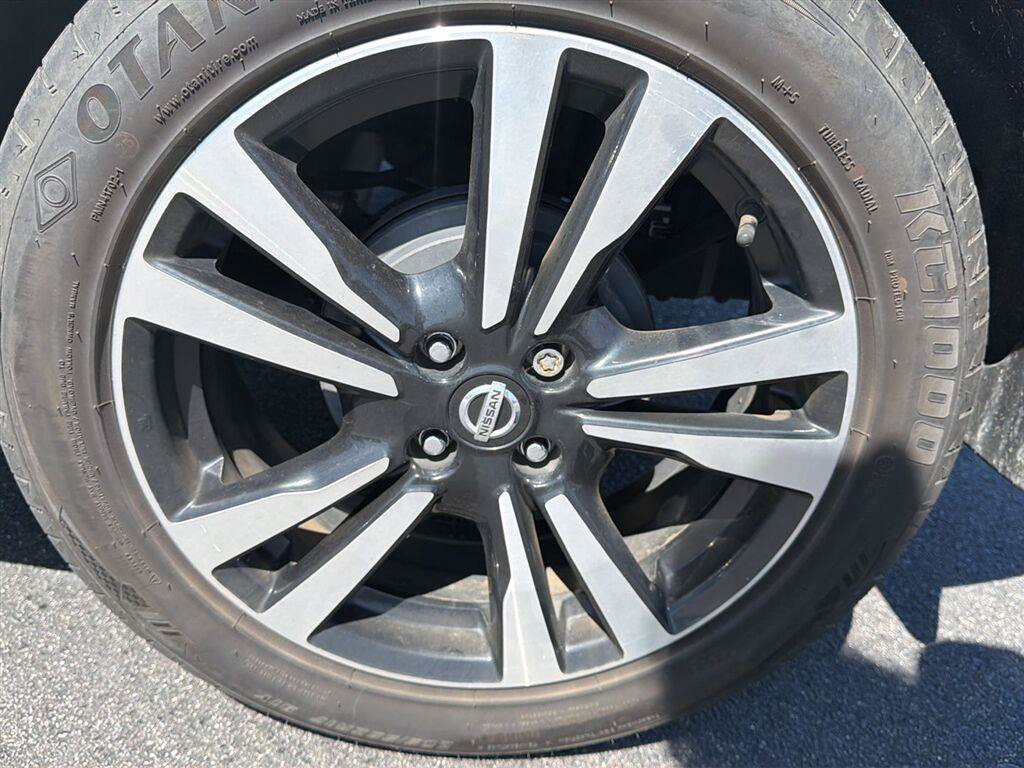 Certified 2019 Nissan Kicks SV FWD image 13