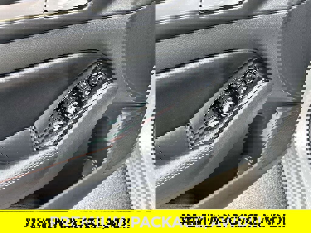 Used 2024 Nissan Altima 2.5 SR w/ SR Premium Package image 15