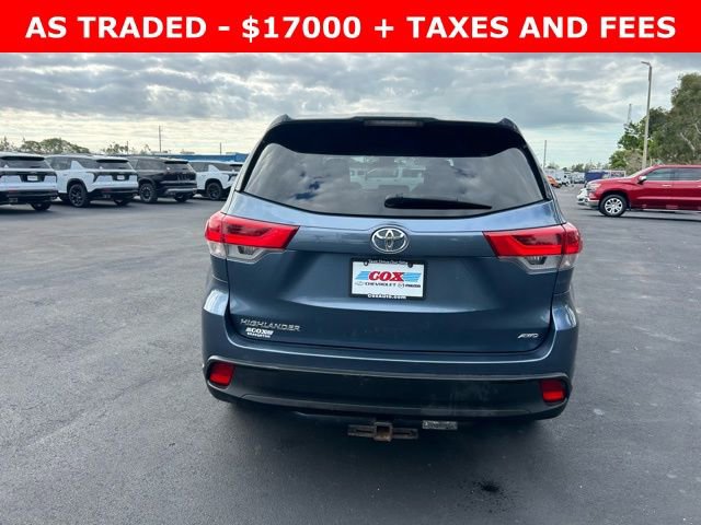 Used 2017 Toyota Highlander LE image 5