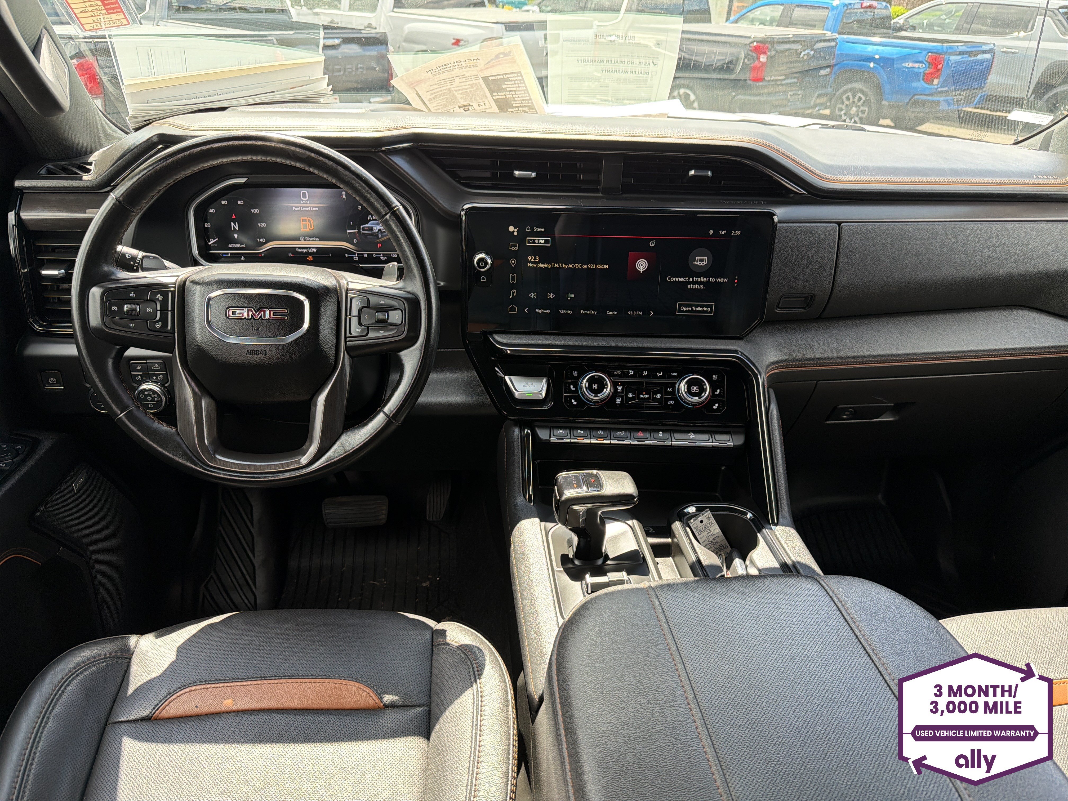 Used 2023 GMC Sierra 1500 AT4 w/ Technology Package AWD/4WD image 11