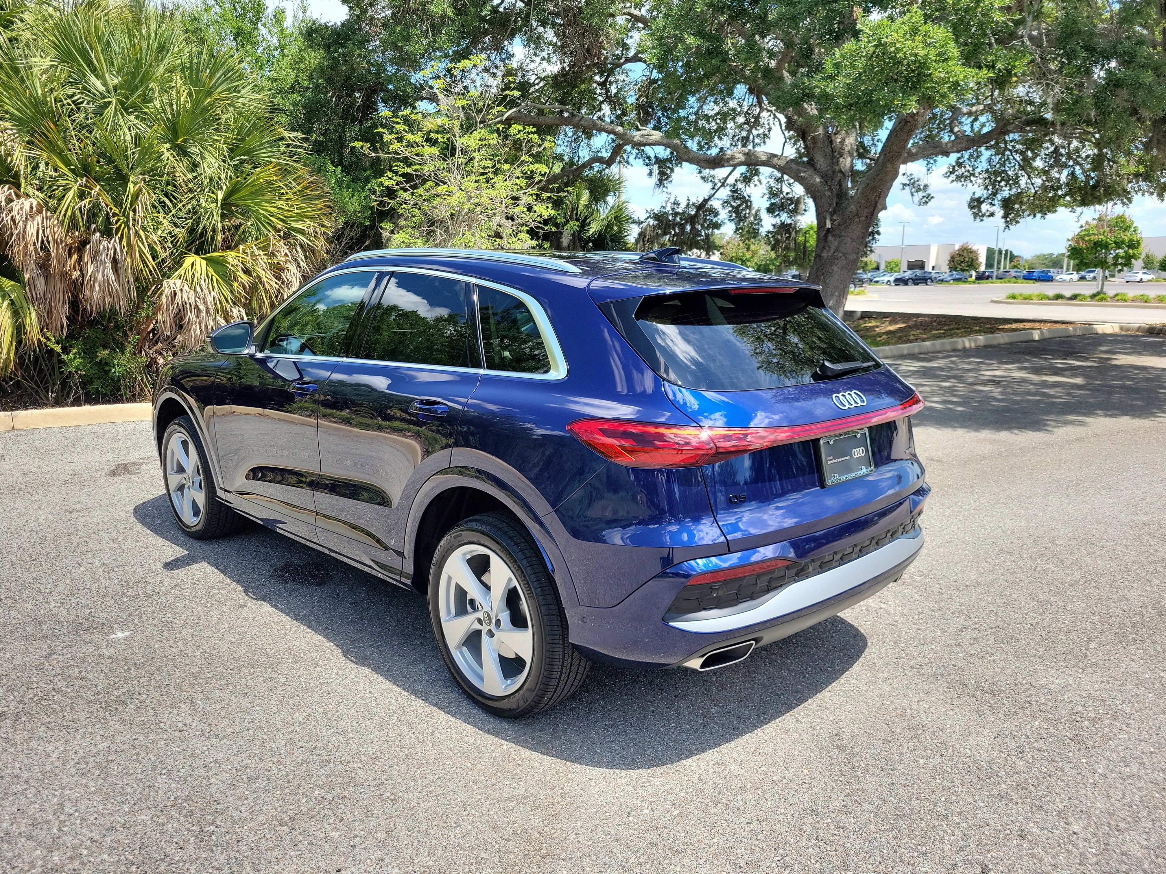 Used 2025 Audi Q5 Premium Plus w/ Premium Plus AWD/4WD image 6