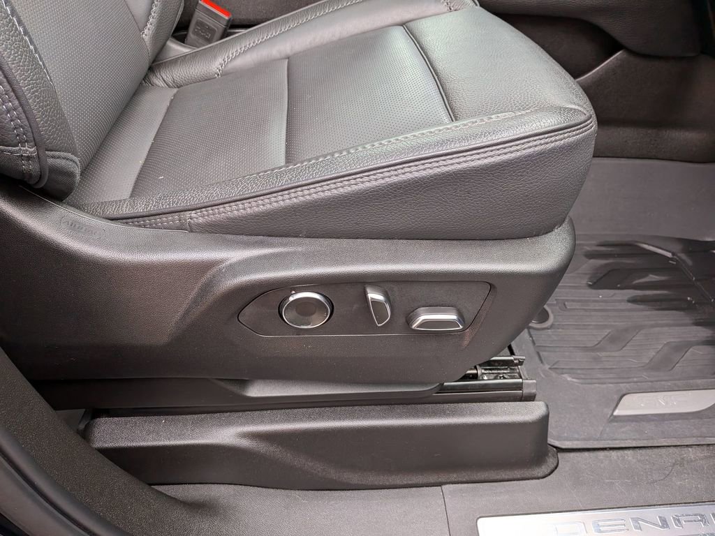 Certified 2024 GMC Yukon XL Denali image 30