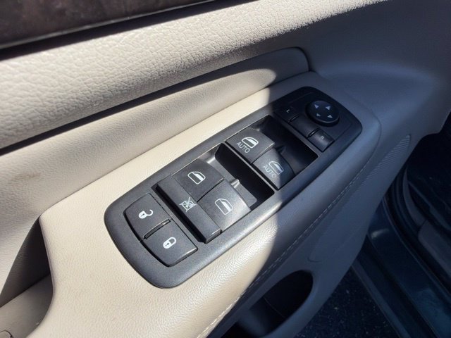 Used 2011 Jeep Grand Cherokee Laredo AWD/4WD image 23