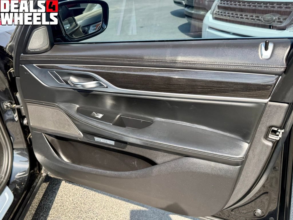 Used 2017 BMW 740i RWD image 31