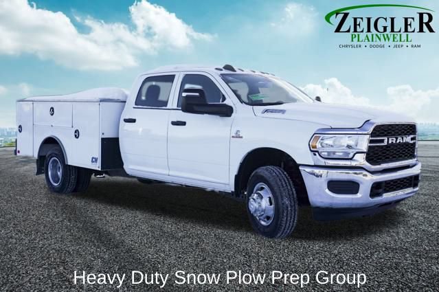 Used 2024 RAM 3500 Tradesman w/ Chrome Appearance Group image 4