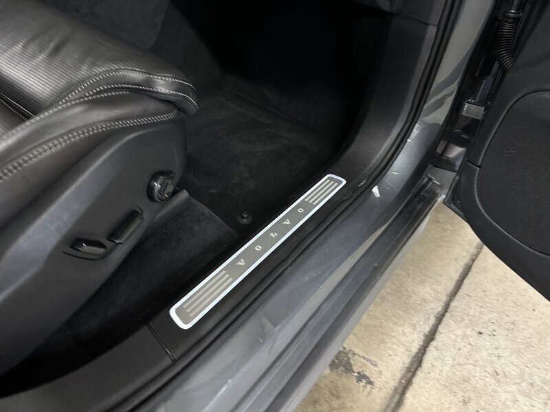 Used 2016 Volvo XC90 T8 Inscription w/ Vision Package image 40