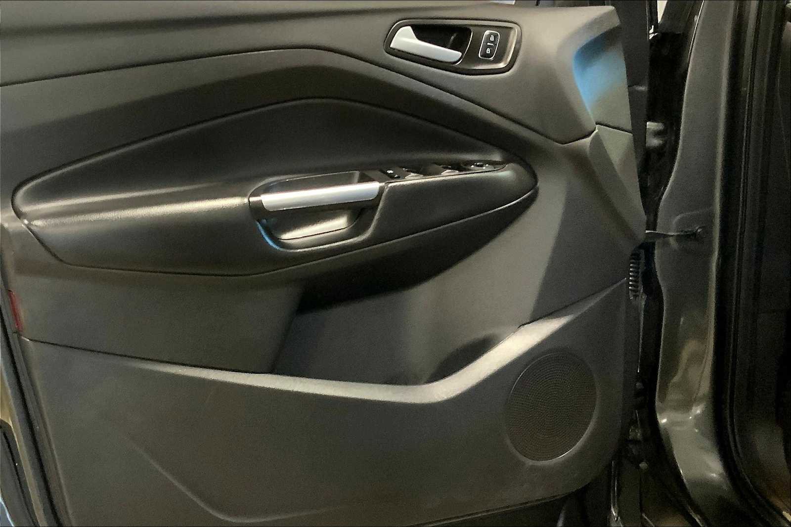 Used 2017 Ford Escape SE image 21