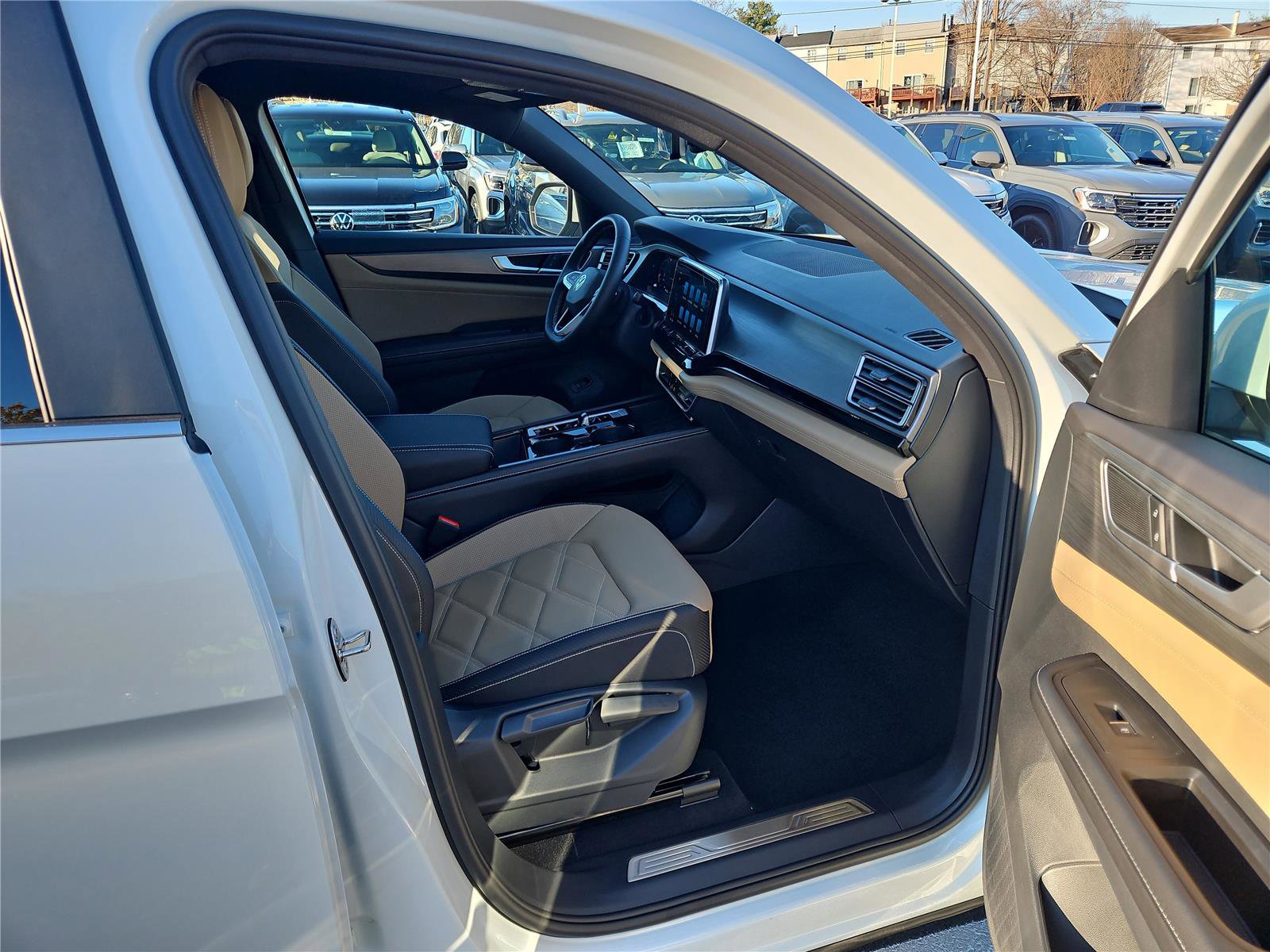 New 2026 Volkswagen Atlas Cross Sport SE image 28