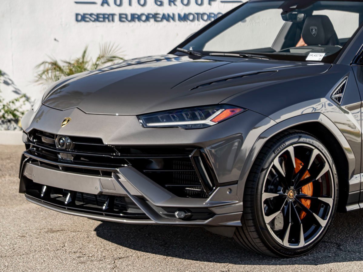 Used 2024 Lamborghini Urus S image 2