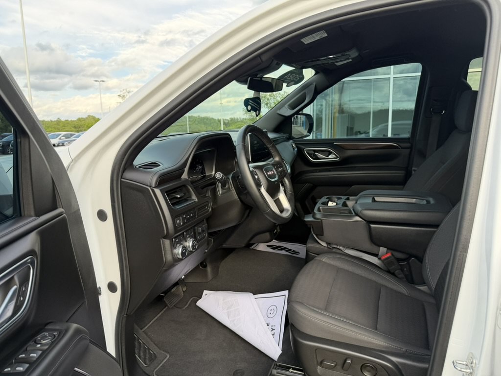 Certified 2024 GMC Yukon SLE w/ Max Trailering Package AWD/4WD image 16