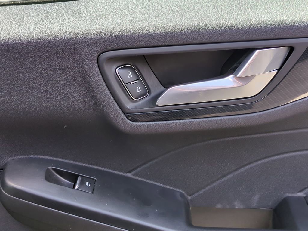 Used 2025 Ford Escape ST-Line image 33