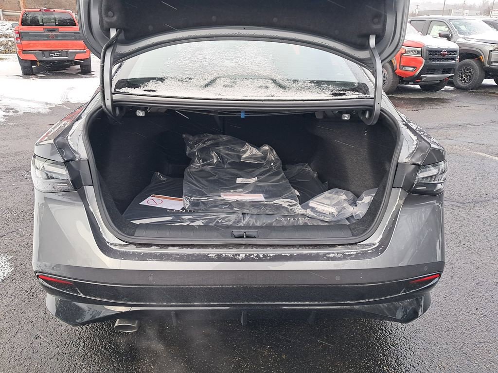New 2026 Nissan Sentra SR w/ SR Premium Package FWD image 24