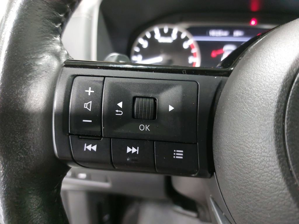 Used 2023 Nissan Rogue SV w/ SV Premium B Package image 17