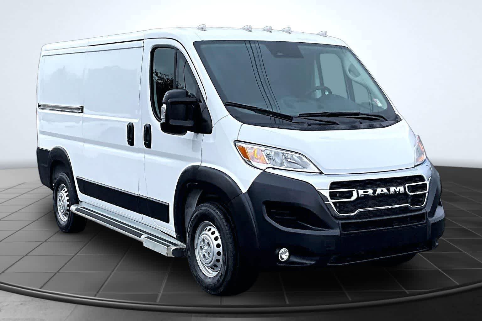 Used 2025 RAM ProMaster 2500 w/ U-Haul Equipment Group FWD image 21