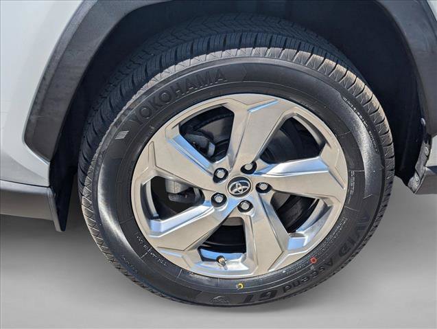 Used 2019 Toyota RAV4 Limited w/ Carpet Mat Package AWD/4WD image 26