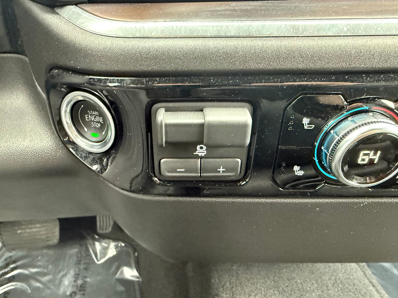 Certified 2026 GMC Sierra 1500 SLT image 27