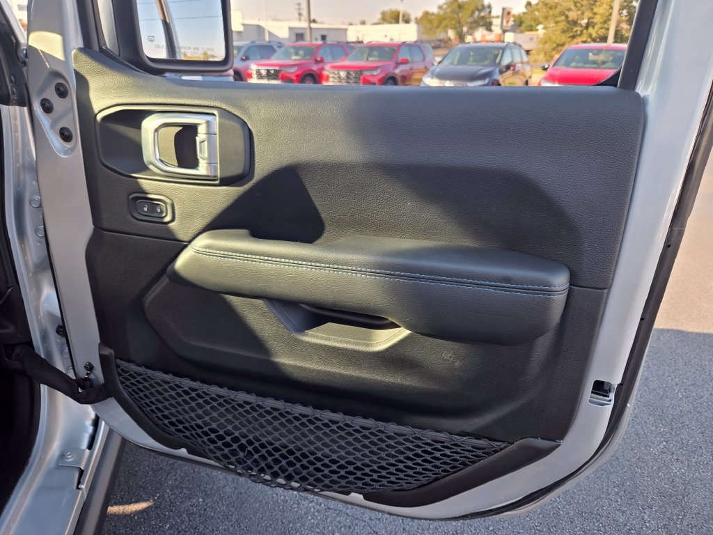 Used 2023 Jeep Wrangler Unlimited Rubicon 4xe w/ Steel Bumper Group AWD/4WD image 24