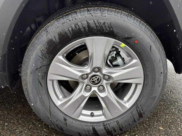 New 2025 Toyota RAV4 XLE image 17