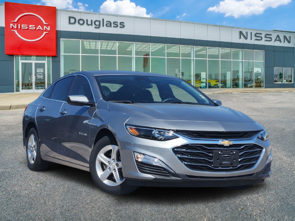 Used 2025 Chevrolet Malibu LS FWD image 1