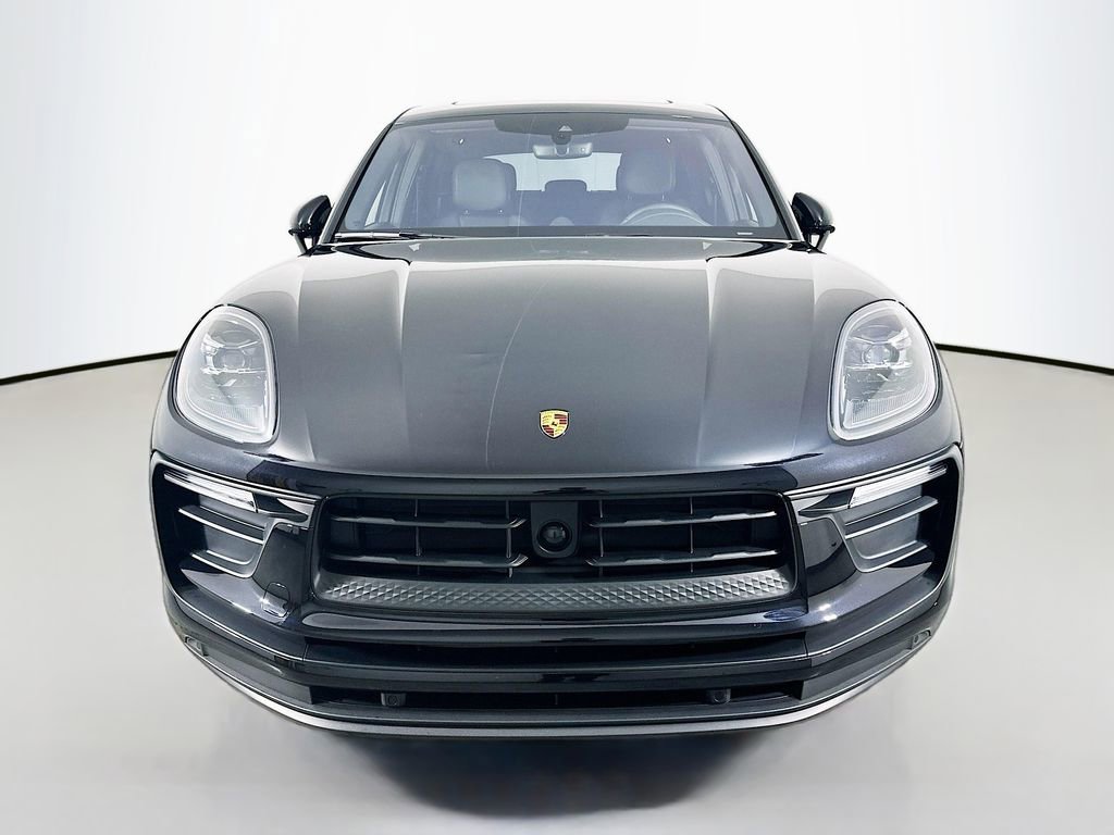 Certified 2024 Porsche Macan image 6